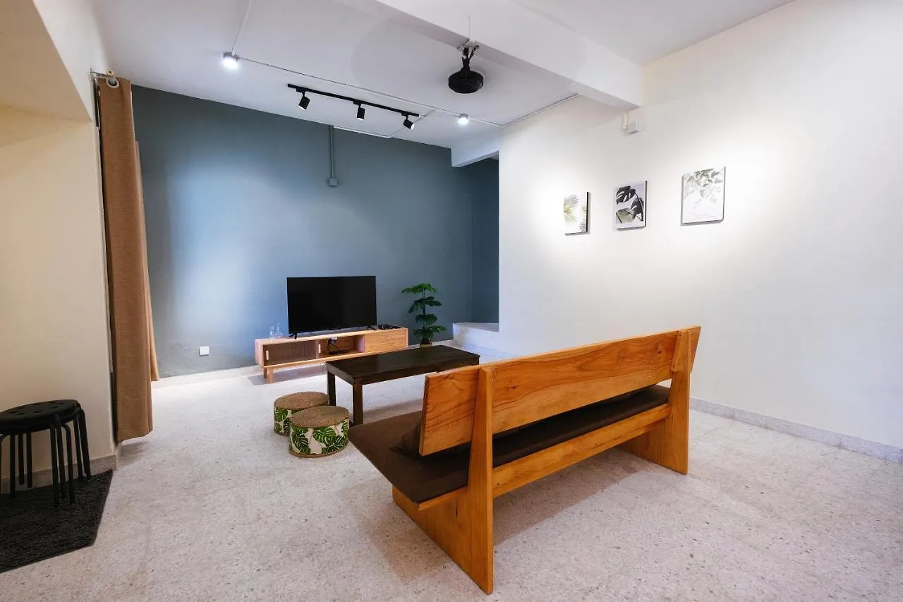 Monstera Homestay Near Tambun, Ipoh Garden East